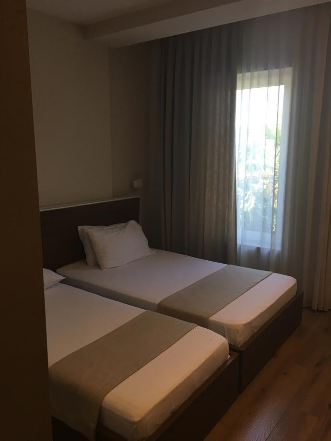 Soleo Hotel Tirana Buitenkant foto
